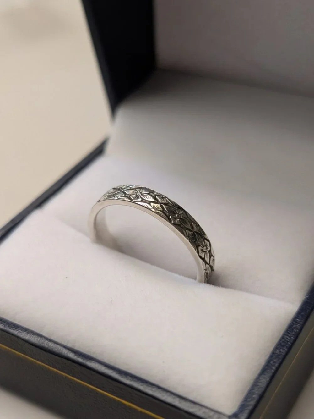 Hand Engraved Sterling Silver 925 Band Ring Floral size 7.5 NEW